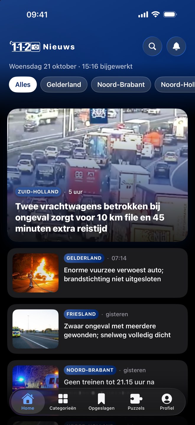 De startpagina van de 112 Nieuws-app op een iPhone: groot nieuws bovenaan, daaronder het laatste nieuws uit de regio.
