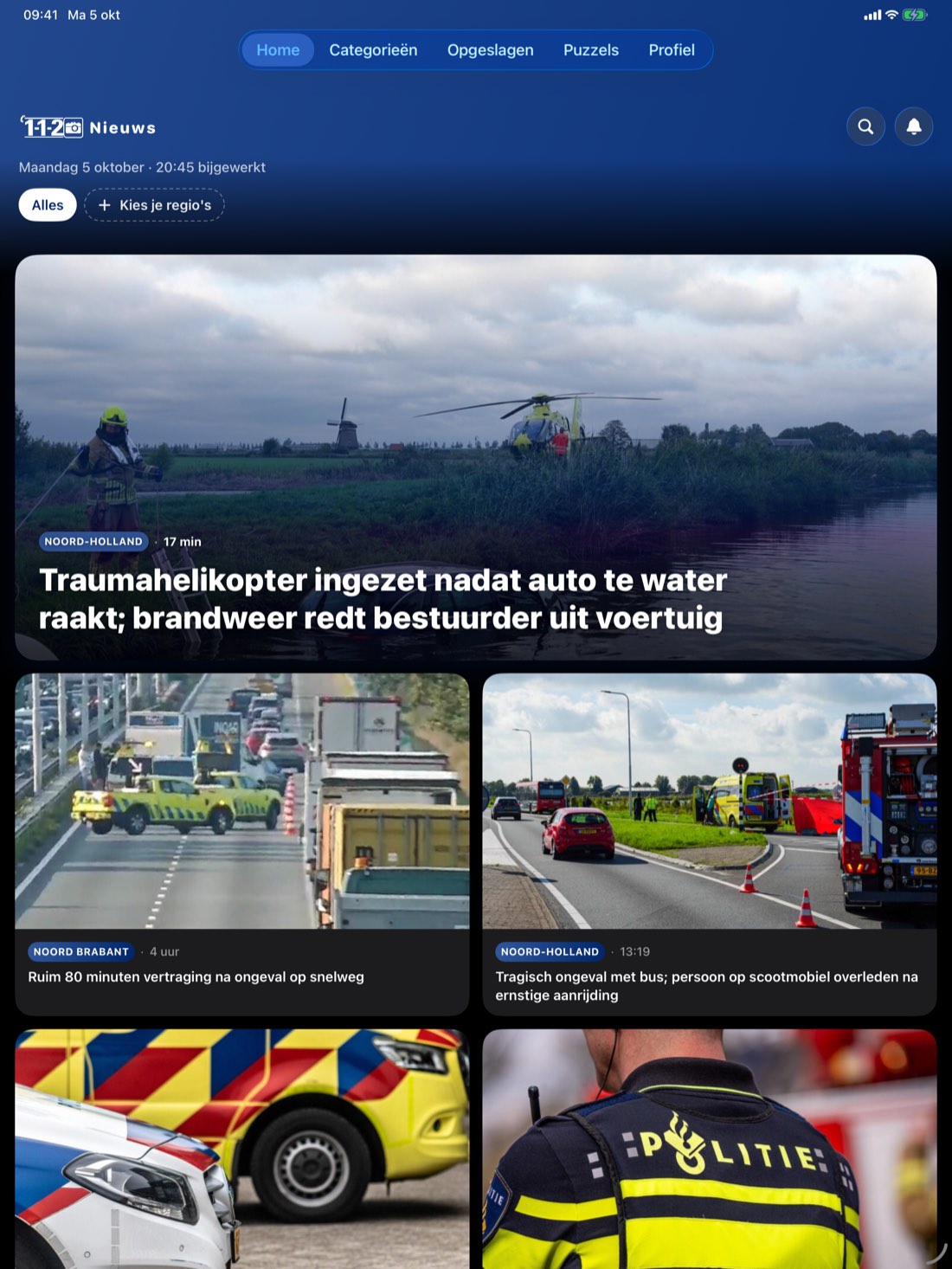 De startpagina van de app op een iPad, met berichten in twee kolommen.