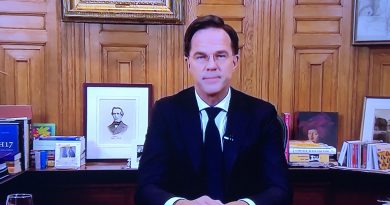 Nederland krijgt avondklok vanaf zaterdag 21:00 uur Nederland krijgt avondklok vanaf zaterdag 21:00 uur