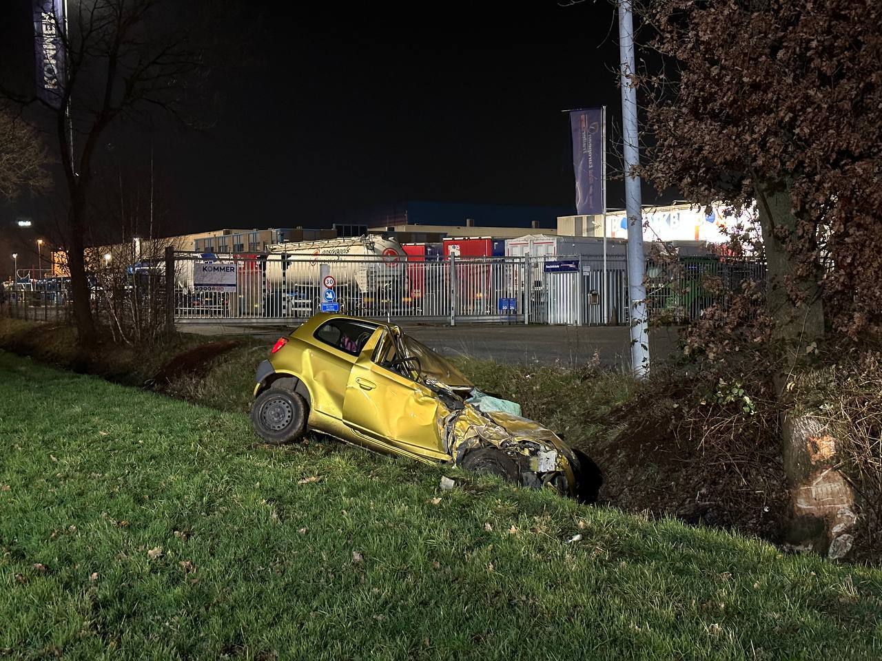 Zwaar ongeval A1 Barneveld, auto slaat over de kop 112 Nieuws Nederland