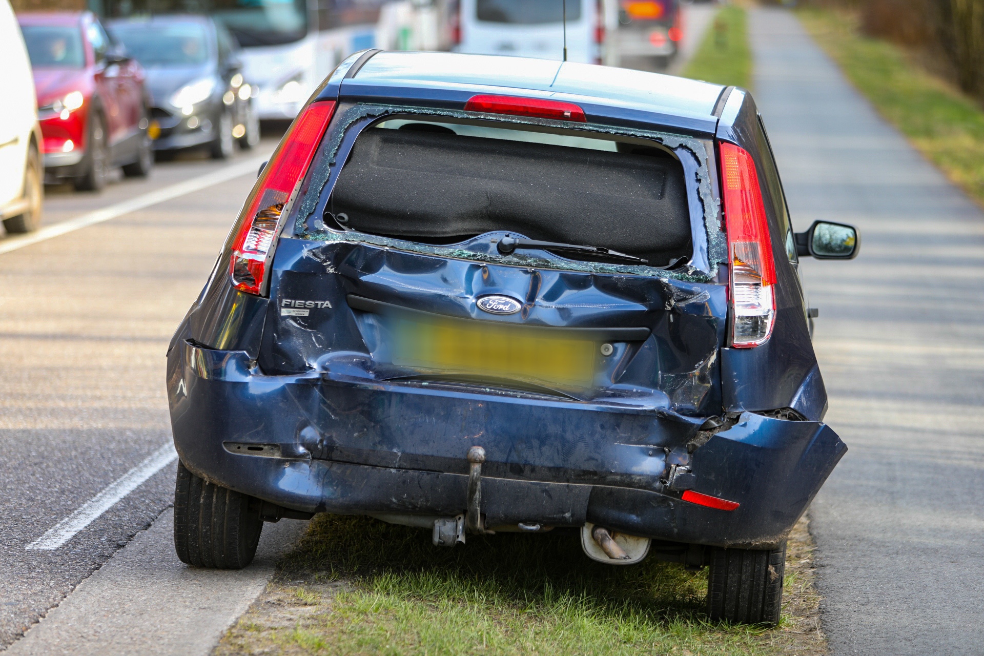 Twee Gewonden Na Kop-staartbotsing Beekbergerweg Beekbergen | 112 ...