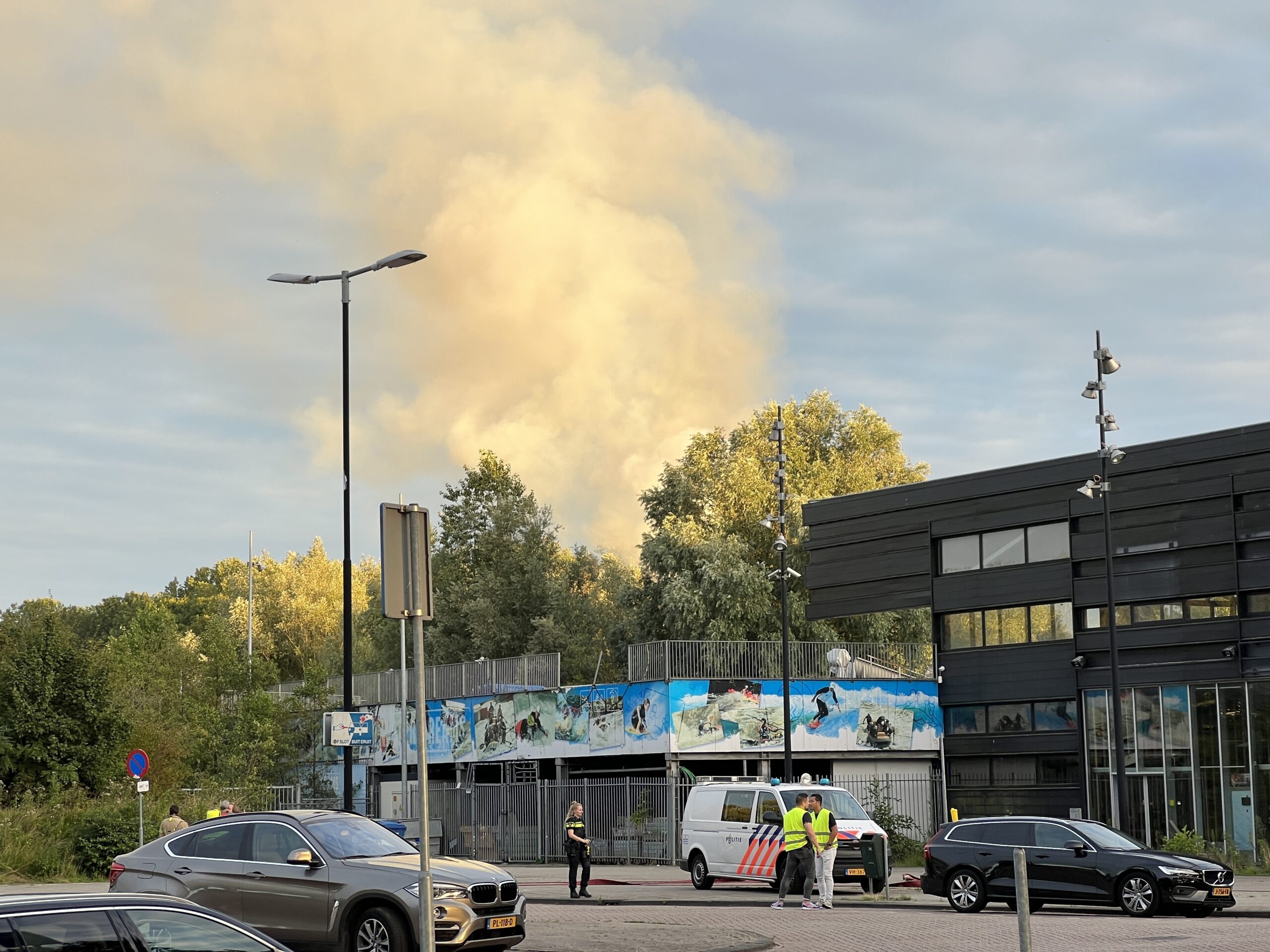 Grote brand in voormalig waterpark Dutch Water Dreams Zoetermeer 112