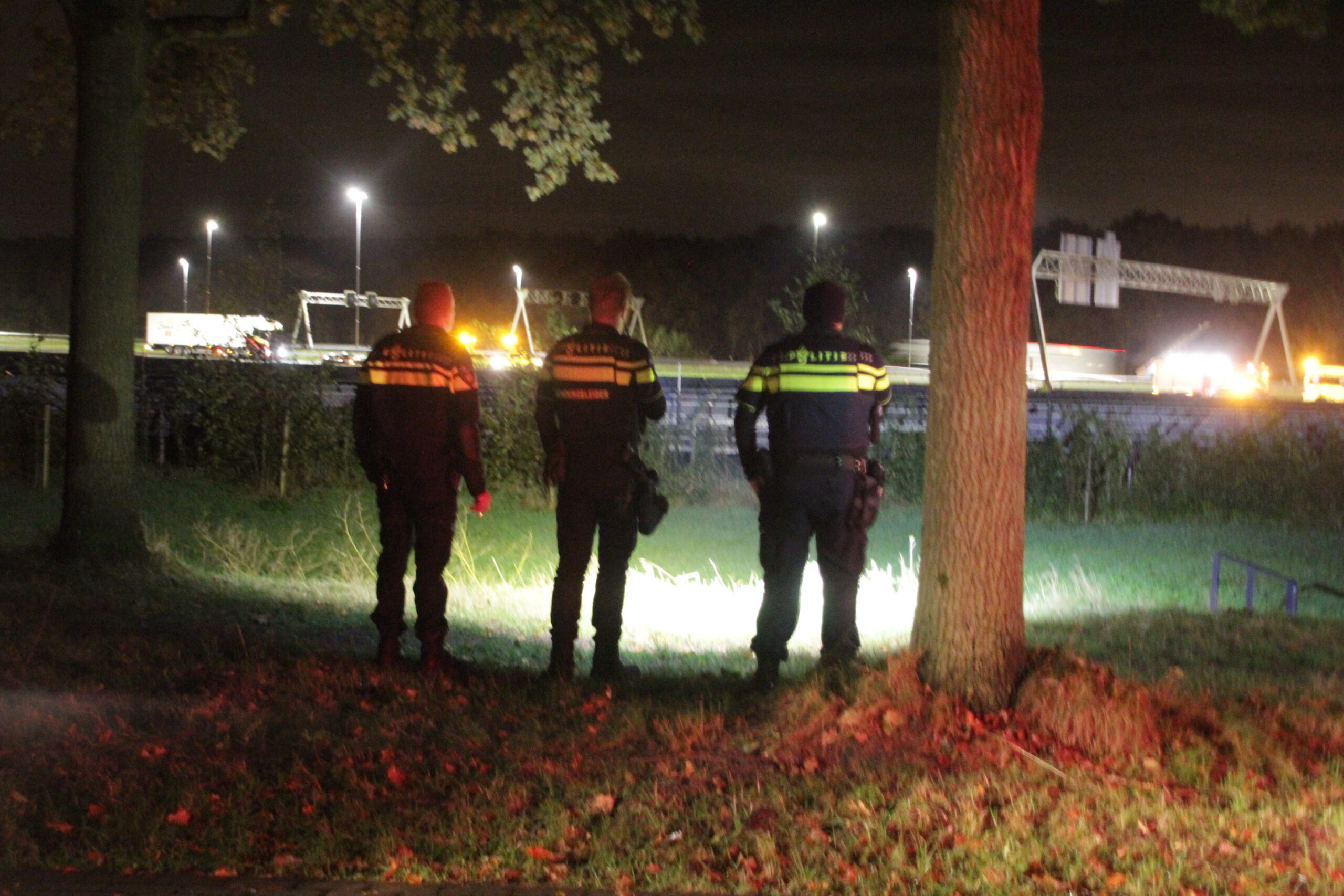 Inzittende Slaat Op De Vlucht Nadat Auto Over De Kop Slaat A1 Eemnes ...