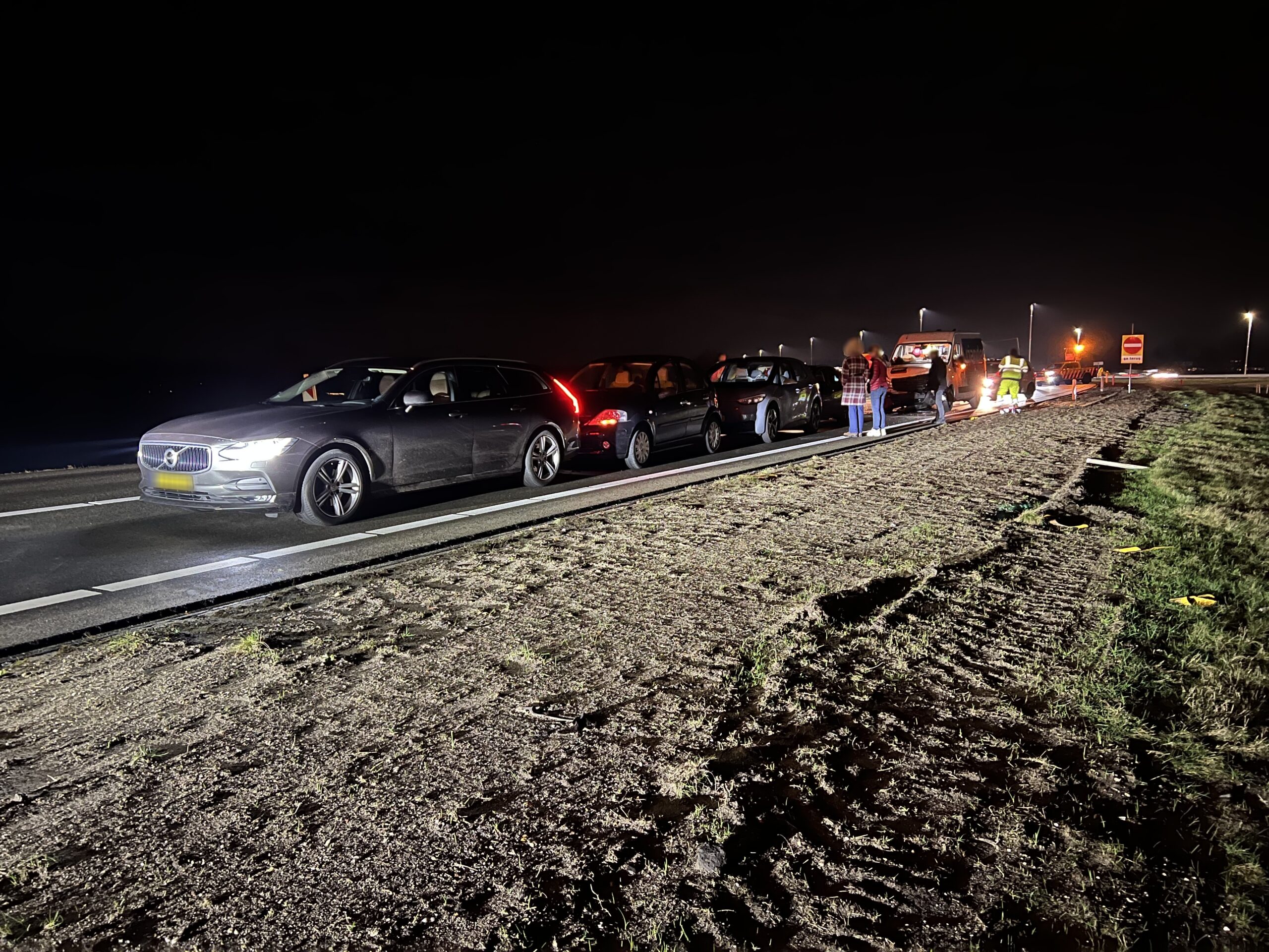 Vier Voertuigen Betrokken Bij Kettingbotsing Afrit A1 Apeldoorn Zuid ...