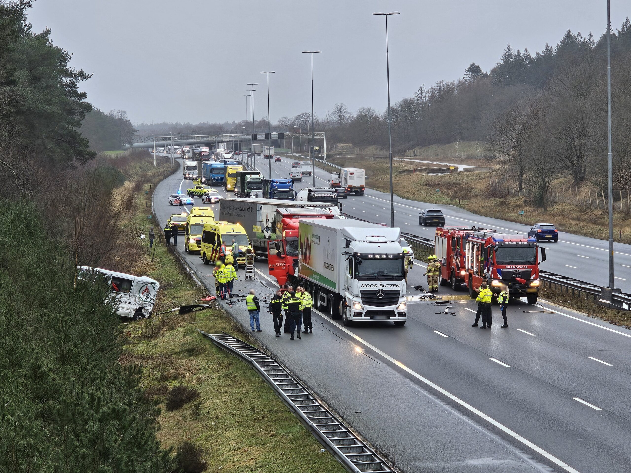 UPDATE | Persoon Overleden En Drie Gewonden Na Ernstig Ongeval Met ...