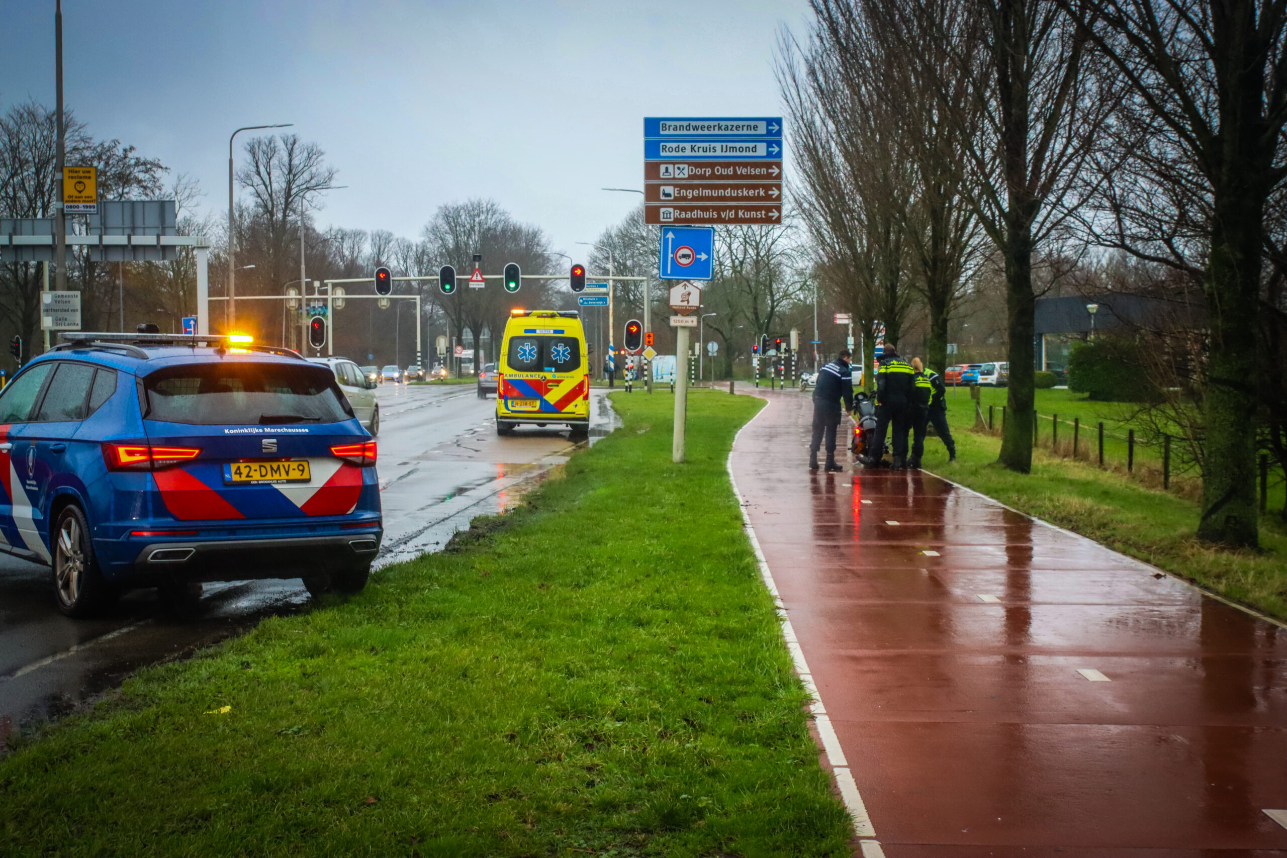 Motorrijdster Gewond Na Eenzijdig Ongeval Parkweg Velsen Zuid Nieuws Nederland