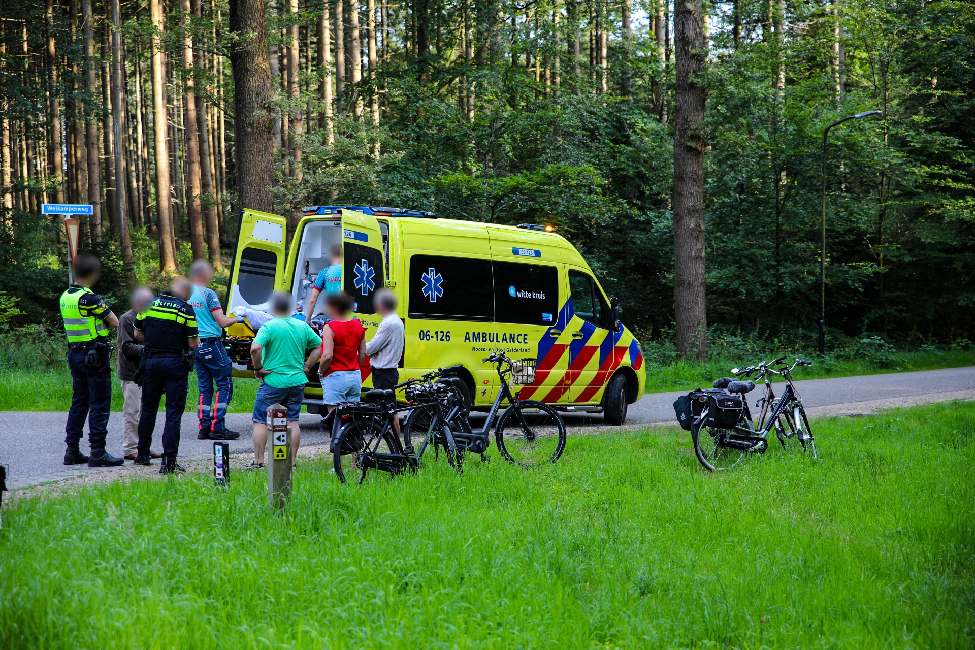 Fietsster komt ongelukkig ten val Brouwersweg Hoenderloo