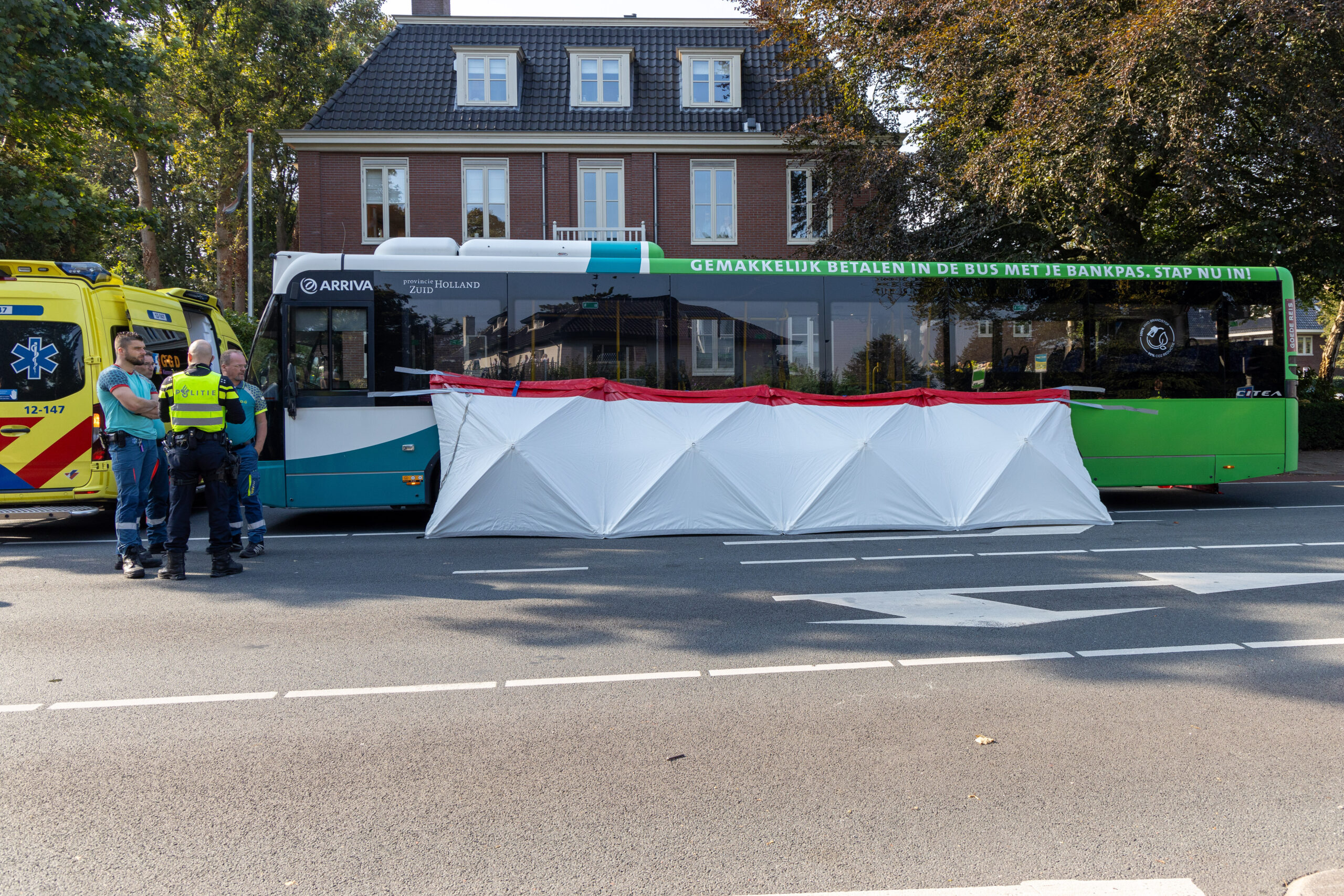 ‘Jong meisje’ overleden na zeer ernstige aanrijding met stadsbus