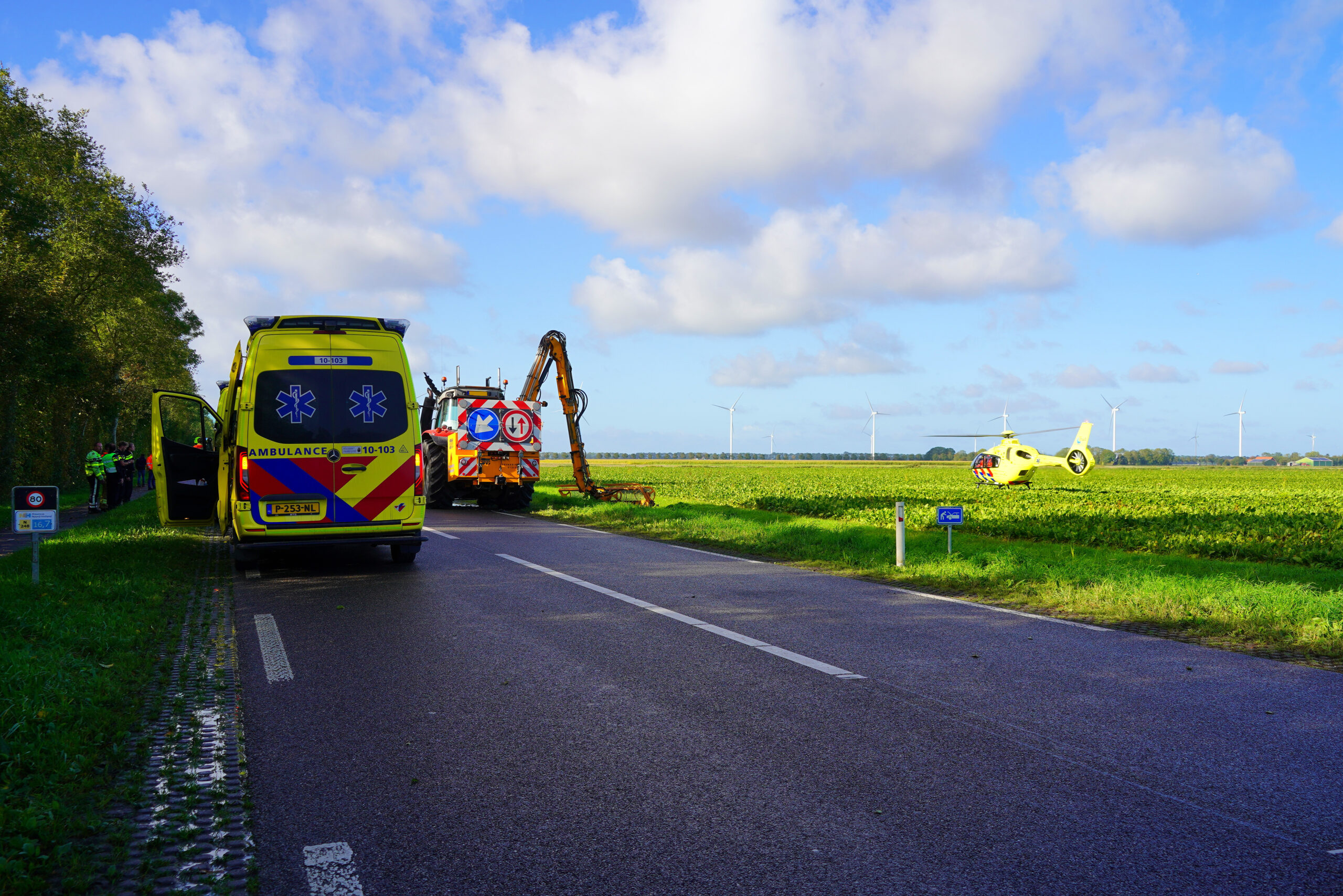 Automobilist (84) overleden na zeer ernstige frontale botsing met tractor