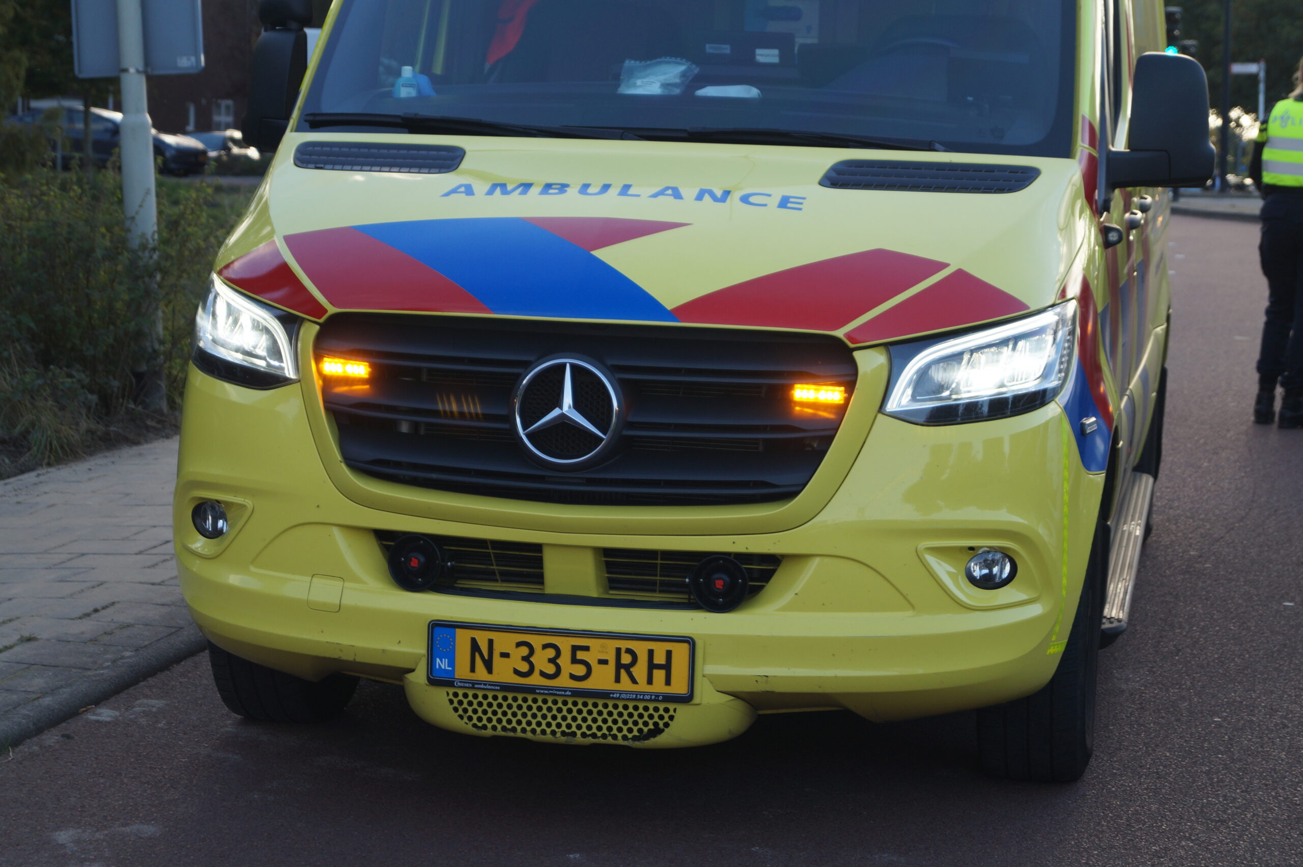 Overleden persoon gevonden in water, politie doet onderzoek