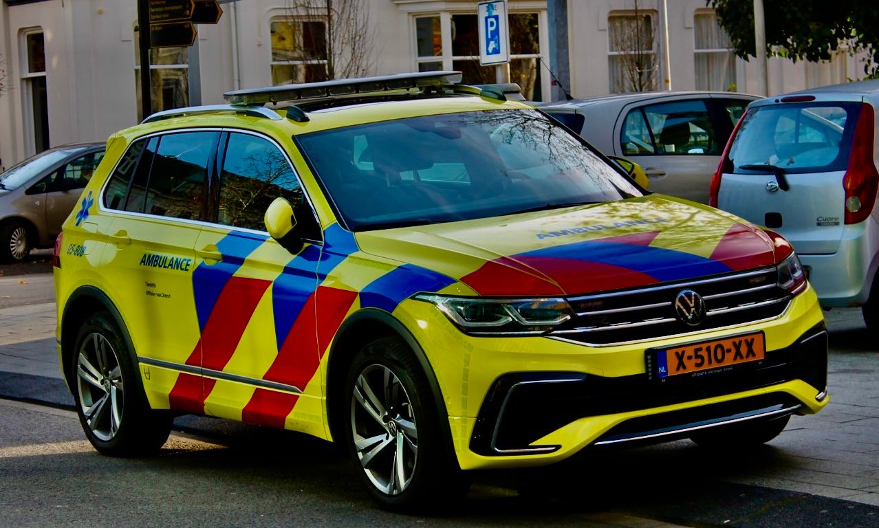 Jonge vrouw (21) overleden nadat zware toegangspoort op haar valt