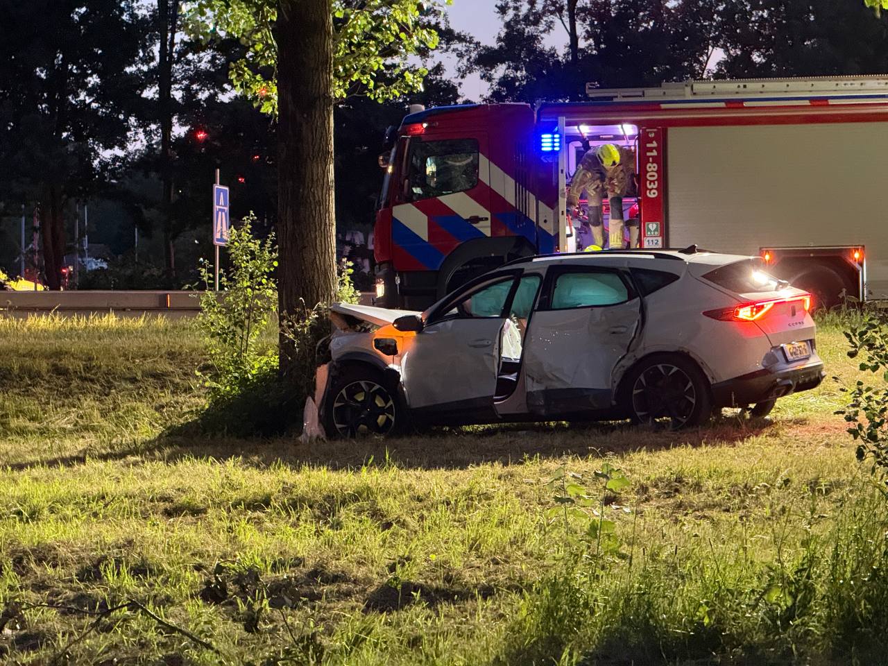 Zwaar ongeval met meerdere auto's in Oostzaan