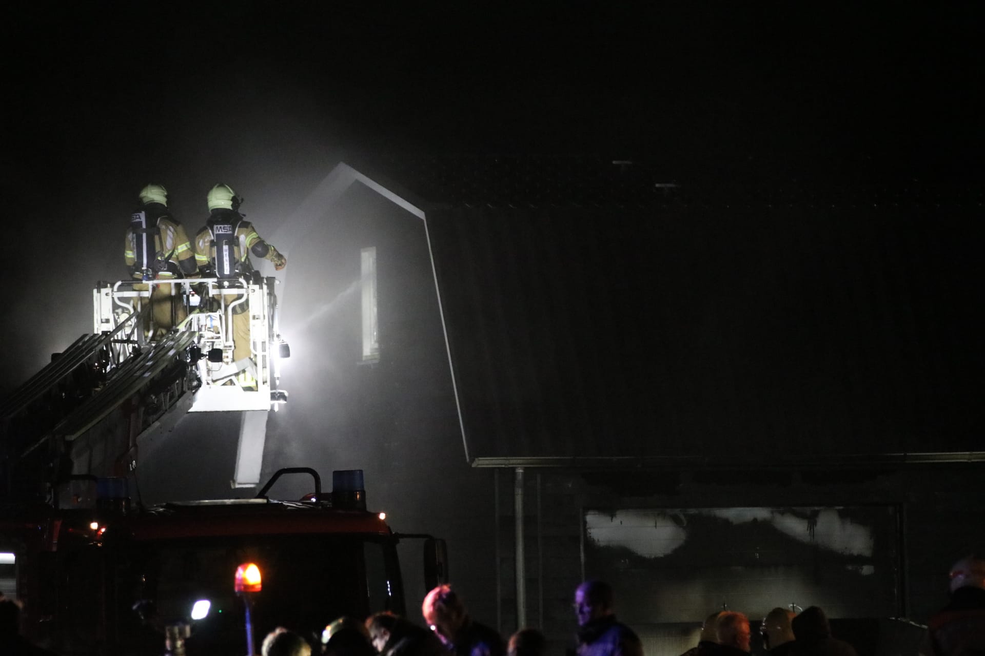 Bewoner ontdekt uitslaande brand in schuur