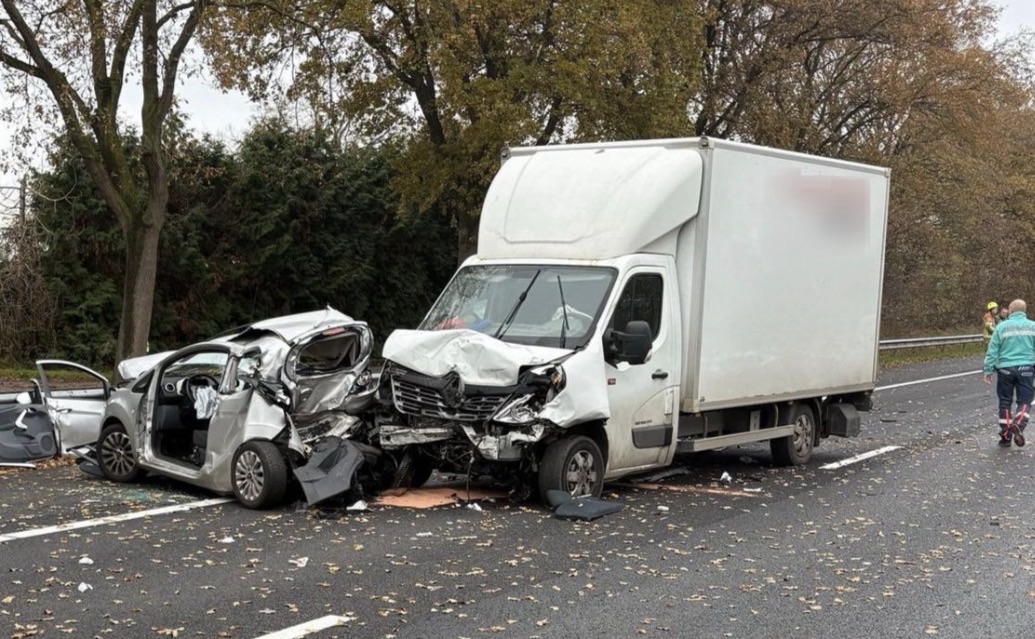 Snelweg dicht na ernstig ongeval, traumahelikopter geland