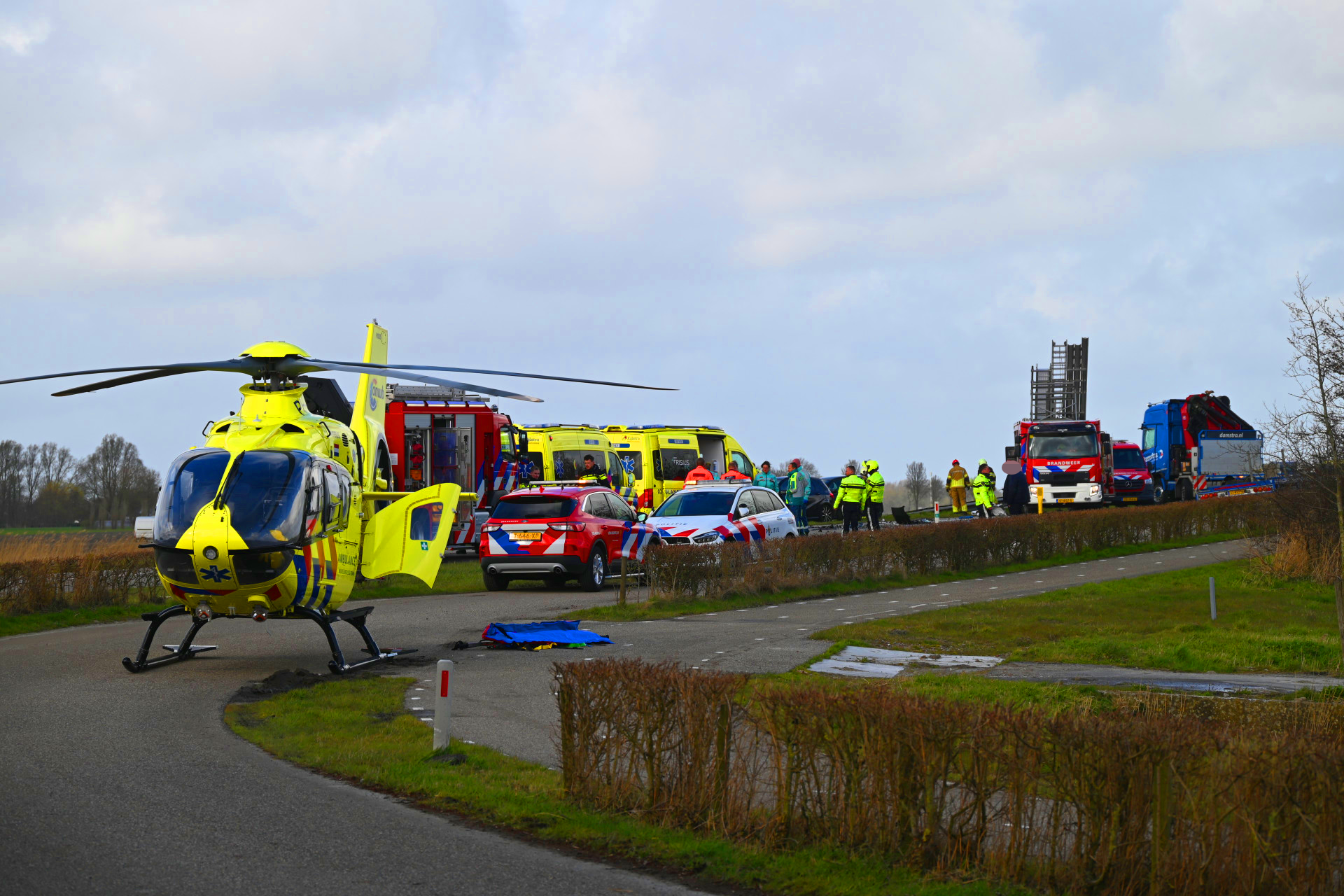 Ernstig gewonde na negeren stopteken politie; slachtoffer met traumahelikopter naar ziekenhuis