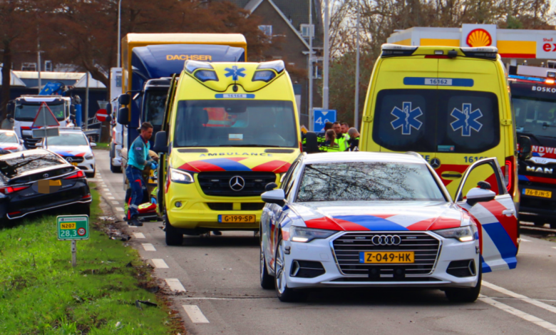 Bestuurder lange tijd gereanimeerd na ernstig ongeval; traumahelikopter ingezet