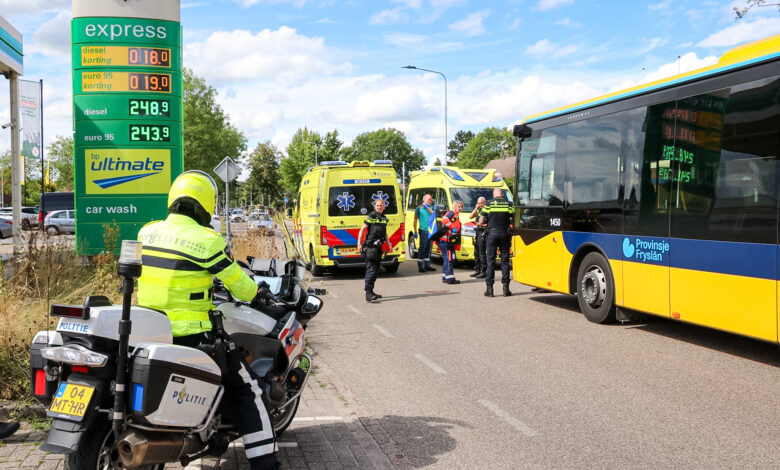 Fietser ernstig gewond na ongeval met lijnbus in Joure