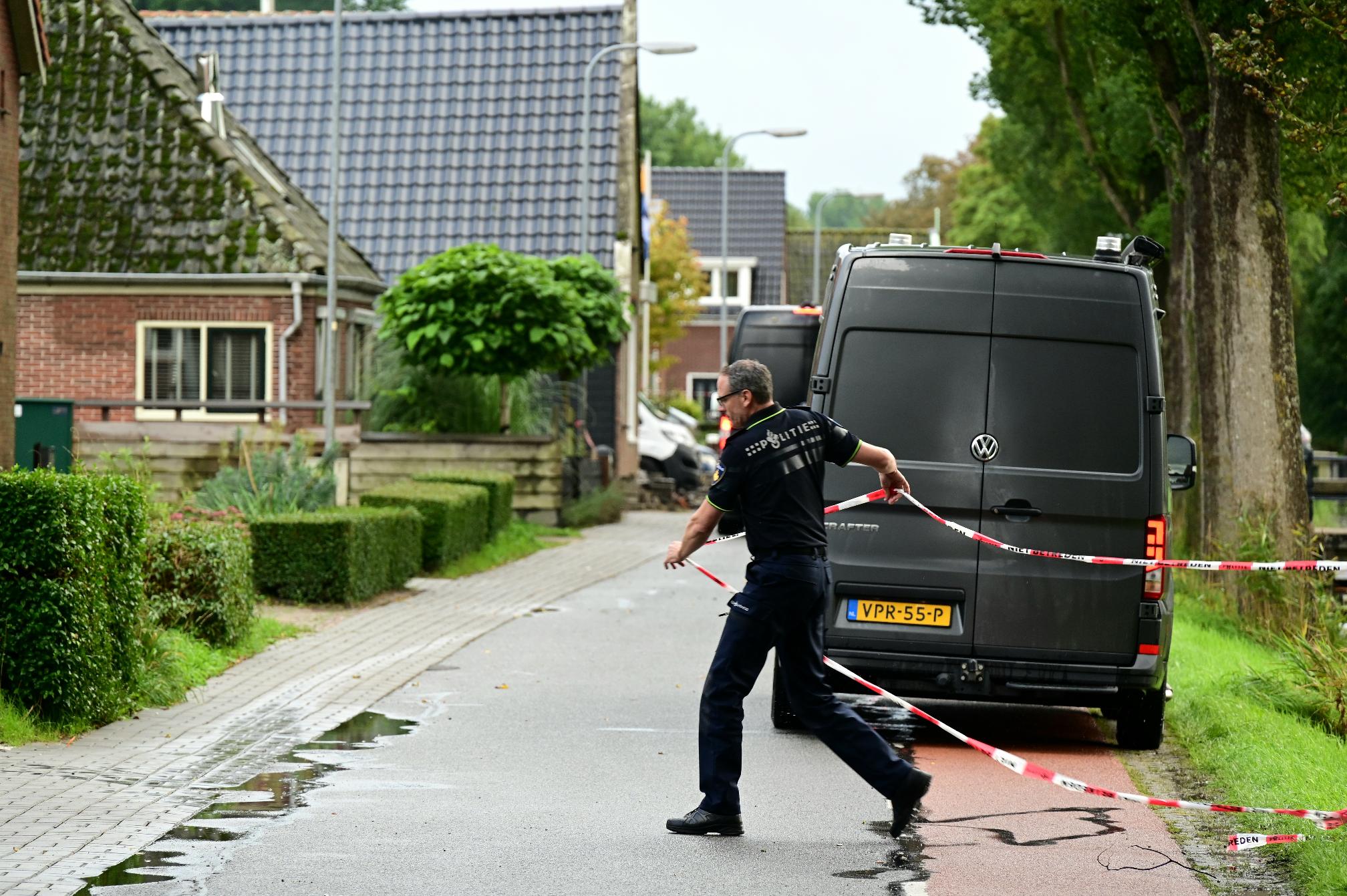 Politie onderzoekt mogelijke aanwezigheid drugslab na loodsbrand in Lambertschaag