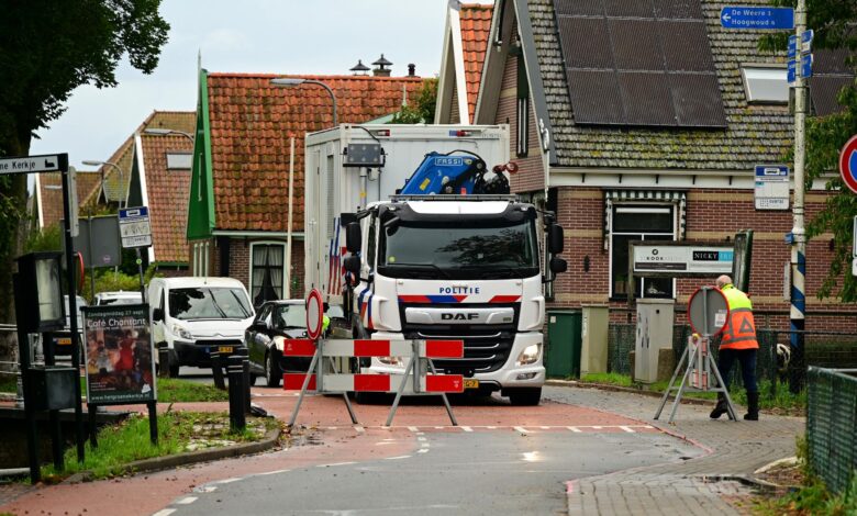 Politie onderzoekt mogelijke aanwezigheid drugslab na loodsbrand in Lambertschaag