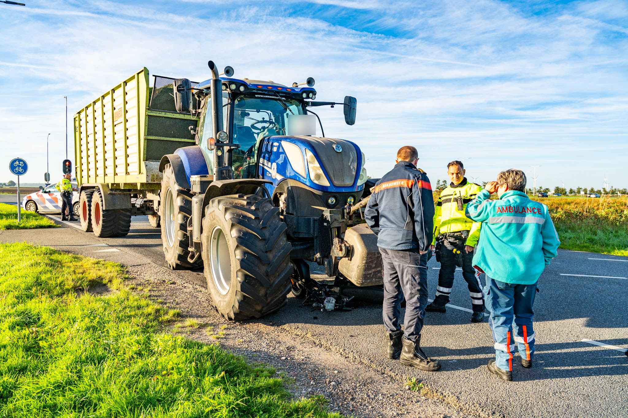 Fatbiker gewond na botsing met tractor op Adelaarsweg bij Zeewolde