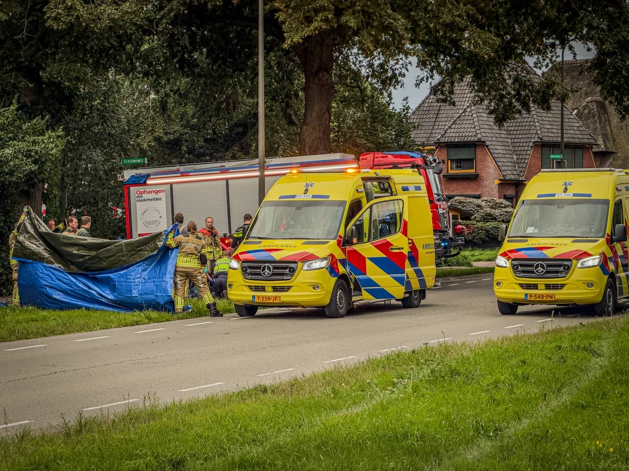 Dode na ernstig ongeval; inzet van twee ambulances en traumateam tevergeefs
