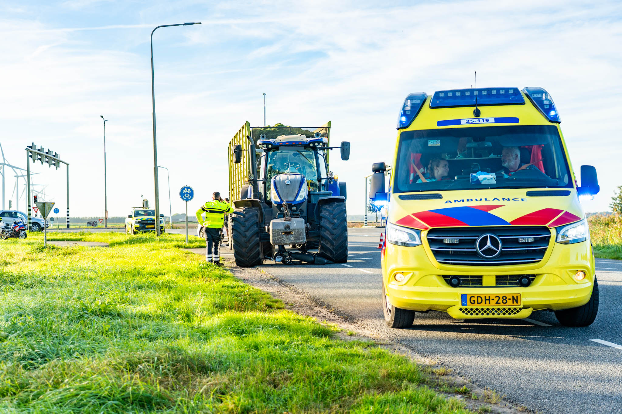 Fatbiker gewond na botsing met tractor op Adelaarsweg bij Zeewolde