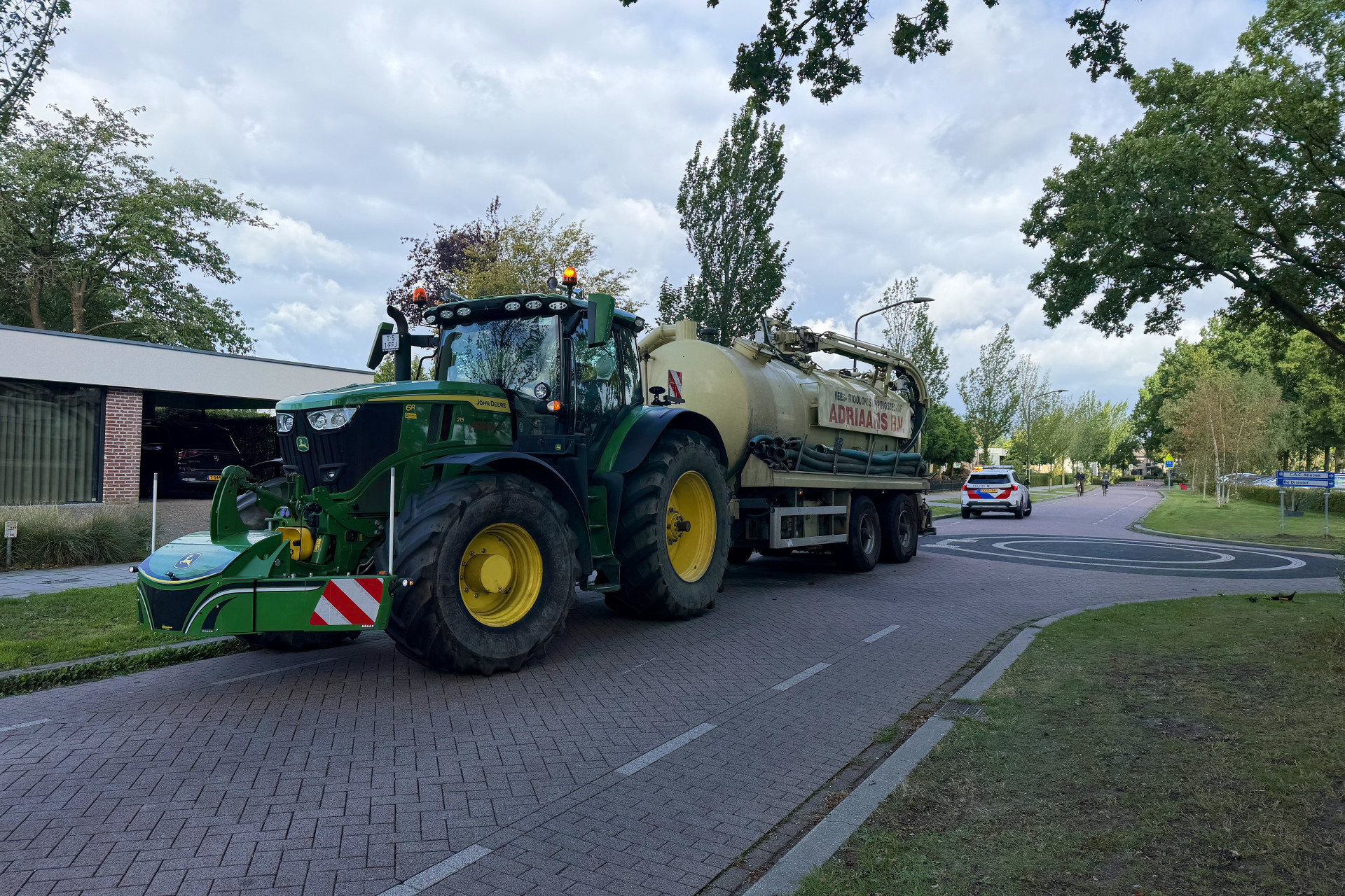 14 jarige vlucht met motorscooter en botst op tractor in Gemert