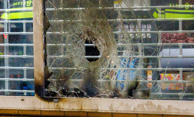 Explosief ontploft bij winkel met geldautomaat in Amsterdam