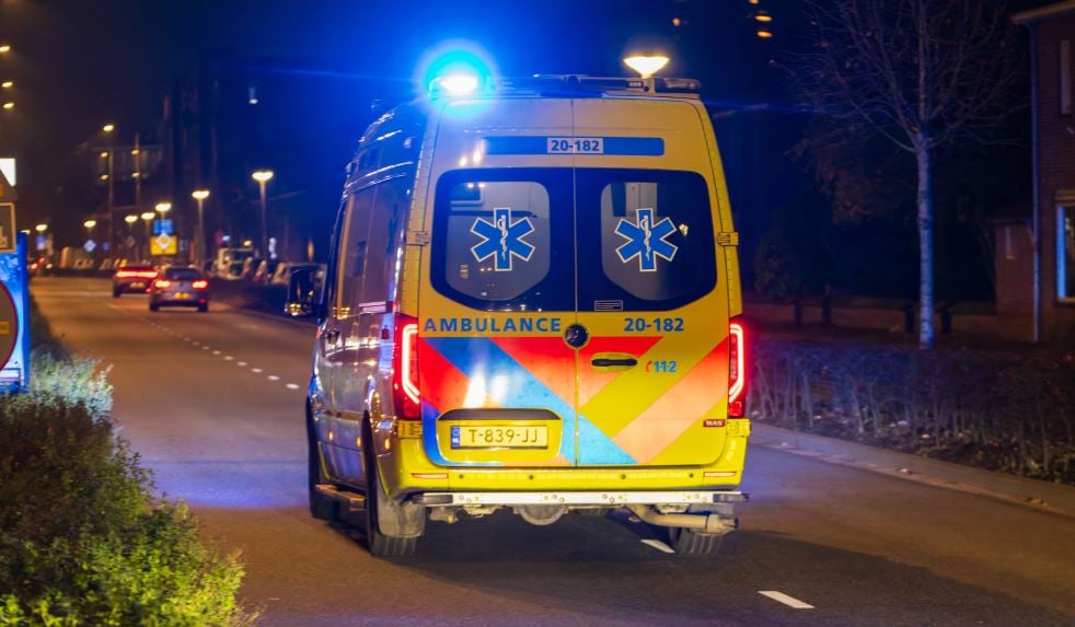 Pernis Rotterdam: Dodelijke aanrijding; slachtoffer overleden na ernstig ongeval