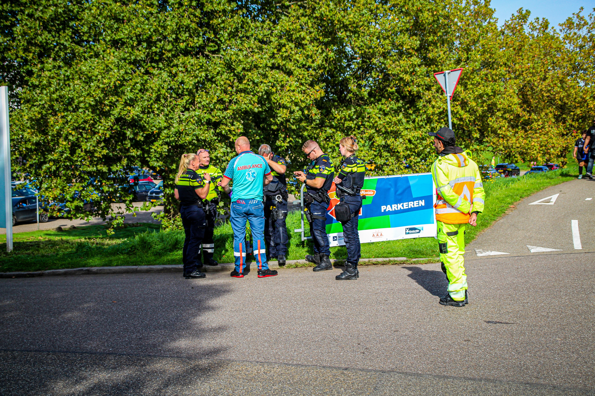 Auto rijdt over slachtoffer na ongeval met elektrische step in Kinderdijk
