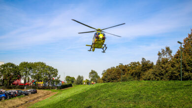 Auto rijdt over slachtoffer na ongeval met elektrische step in Kinderdijk