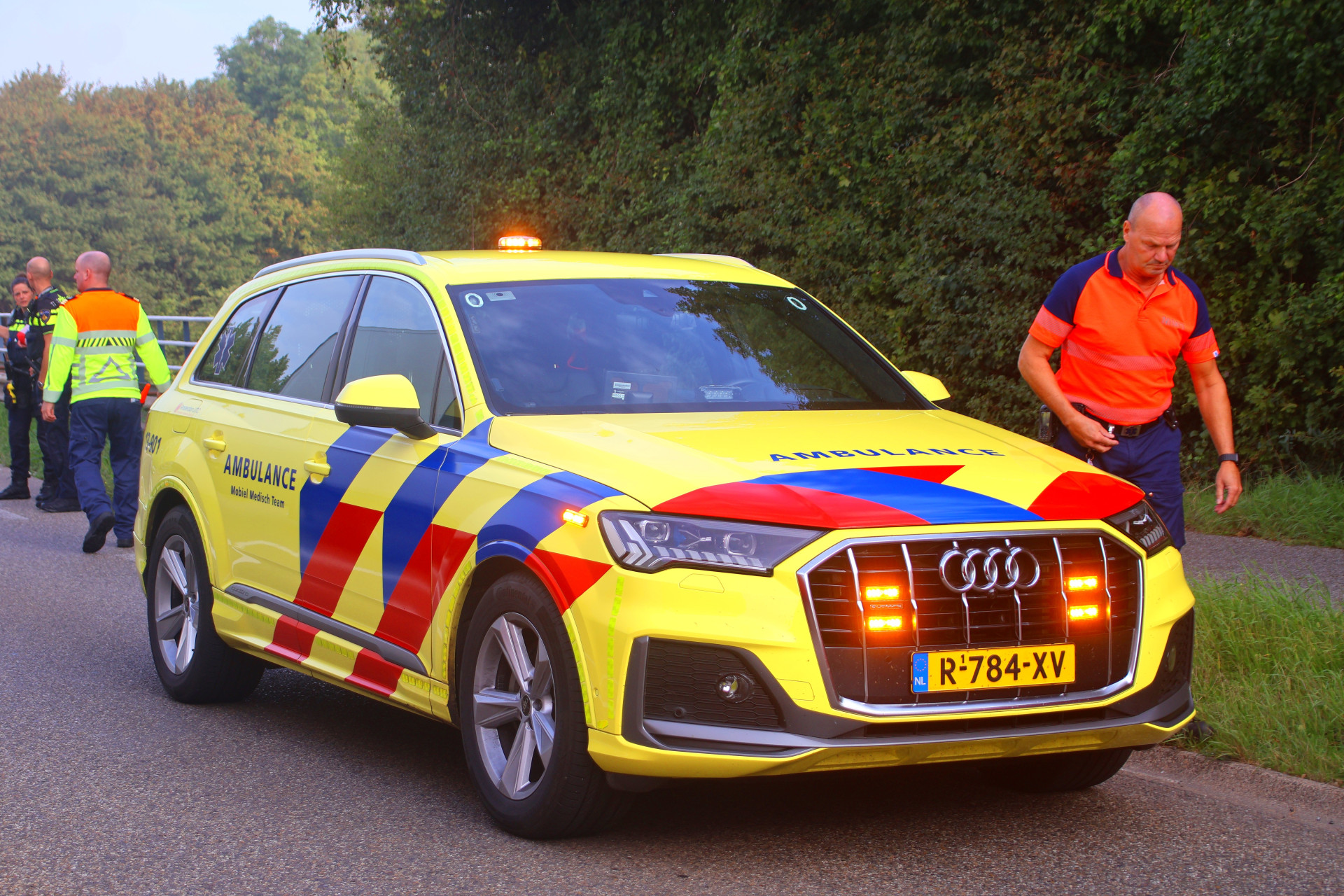 Meerdere gewonden bij frontale botsing; weg volledig afgesloten in Noordwijk