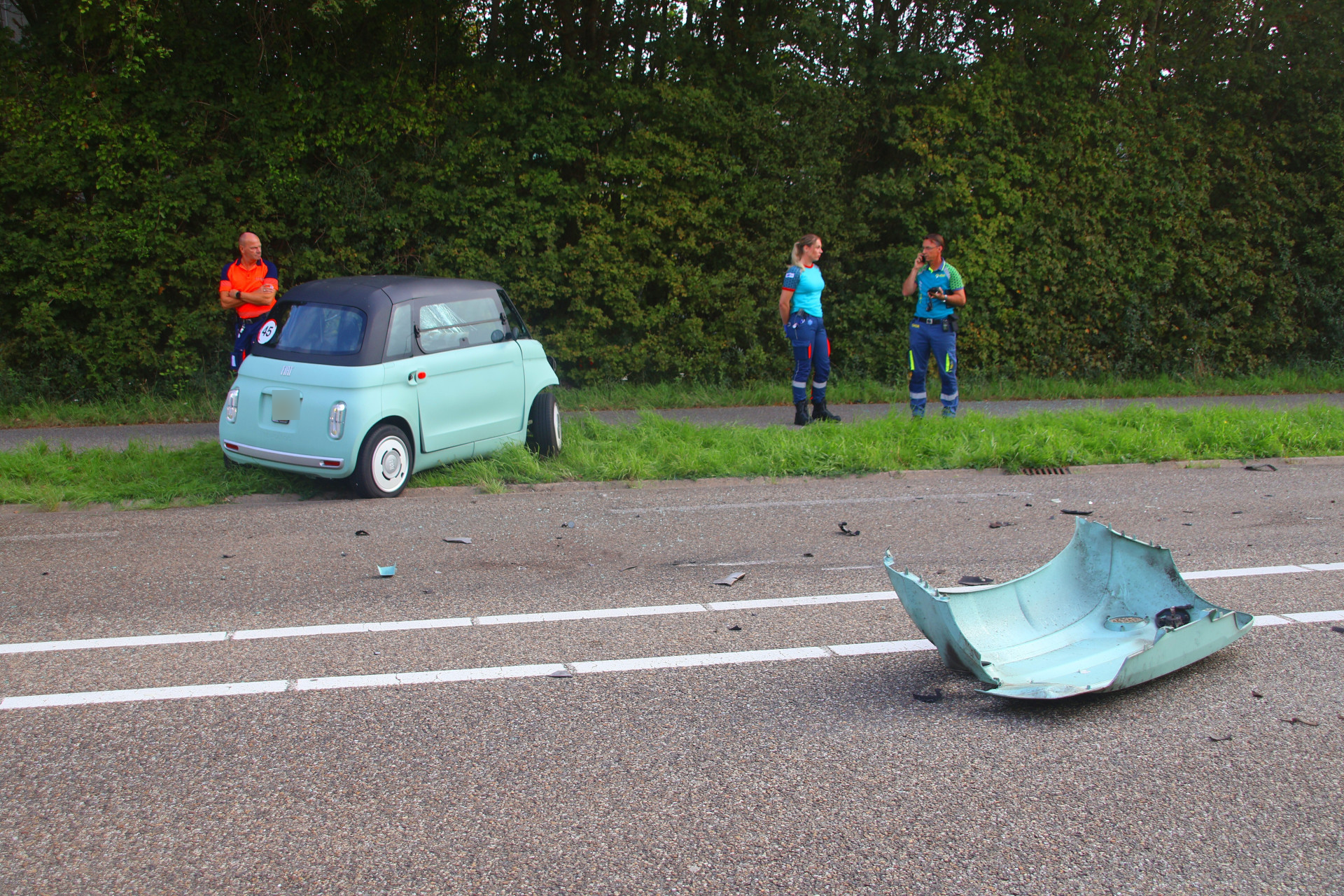Meerdere gewonden bij frontale botsing; weg volledig afgesloten in Noordwijk