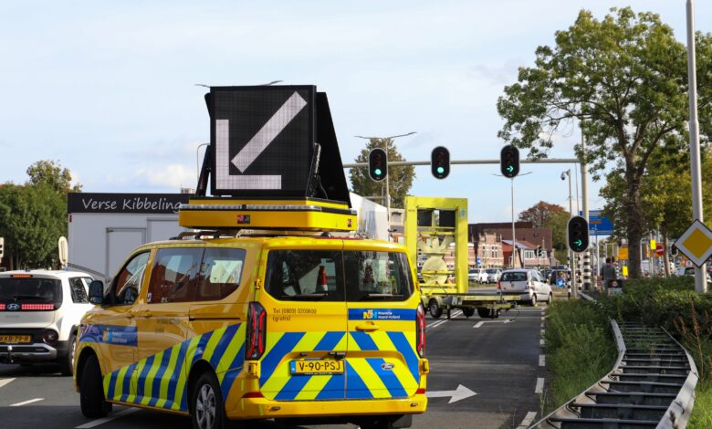 Auto botst op pijlwagen na incident met vrachtwagen op N203 bij Krommenie
