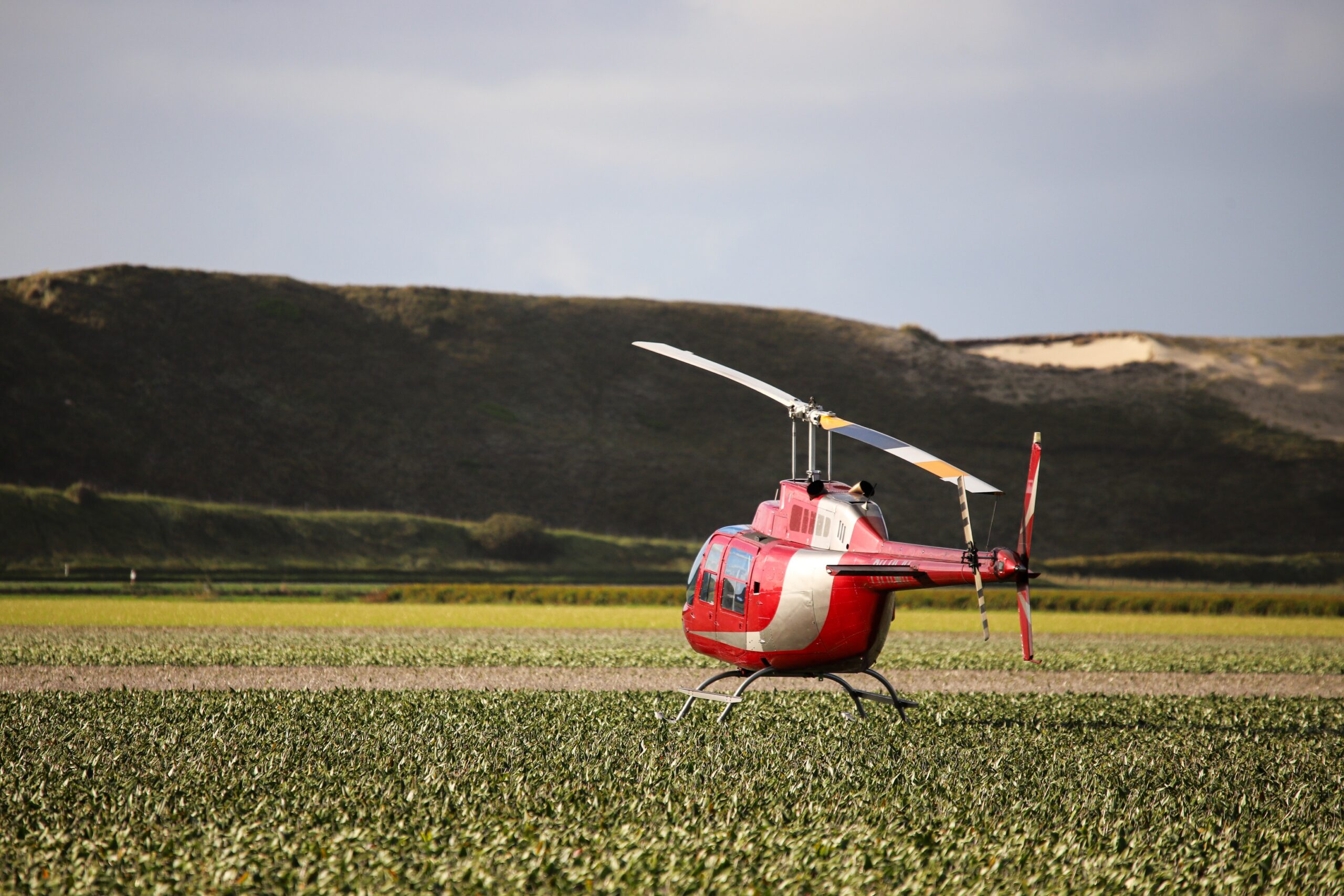 UPDATE: Helikopter mogelijk neergestort nabij Julianadorp: grote inzet hulpdiensten