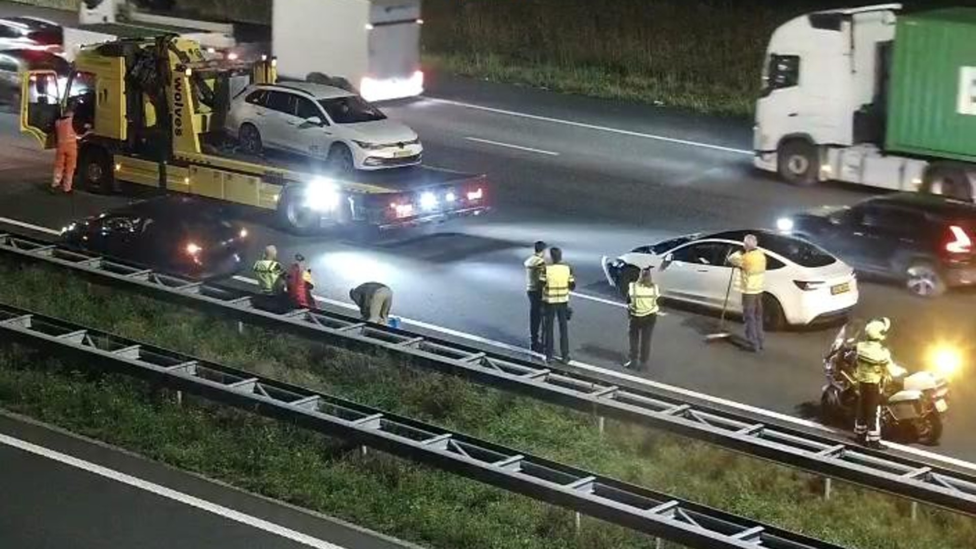 Voorst: Twee rijstroken dicht en 45 minuten file na ongeval