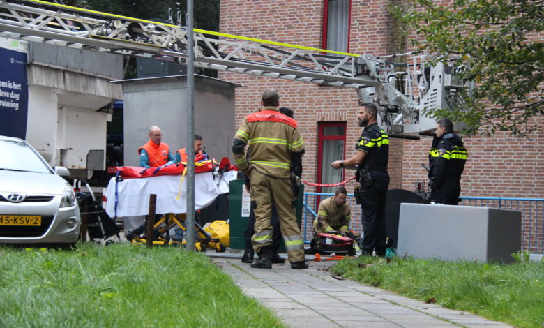 Mogelijk persoon in gat van ondergrondse container gevallen in Den Bosch